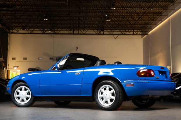 8k-Mile 1990 Mazda MX-5 Miata 5-Speed at No Reserve