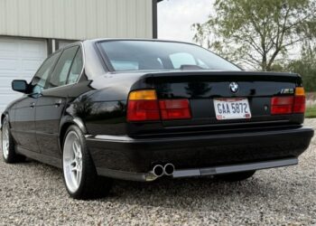 1991 BMW M5