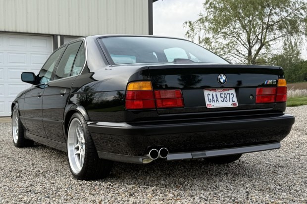 1991 BMW M5