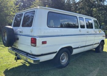 1993 Chevrolet G10 Beauville Sportvan at No Reserve