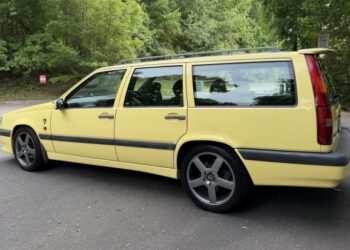 Japanese-Market, 2.4L-Powered 1995 Volvo 850 T-5R Wagon at No Reserve