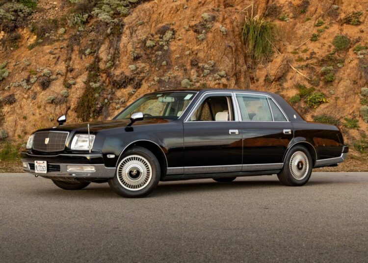 Toyota Century V12 With Just 26,000 Miles Surfaces at Auction as Ultra-Rare Luxury Sedan