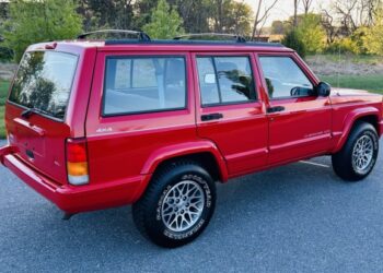 42k-Mile 1997 Jeep Cherokee Country 4×4