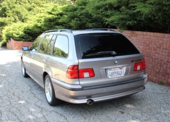 2000 BMW 528i Sport Wagon 5-Speed at No Reserve