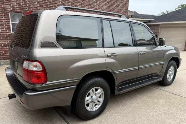 33k-Mile 2000 Lexus LX470 at No Reserve