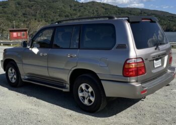 2002 Toyota Land Cruiser UZJ100 at No Reserve