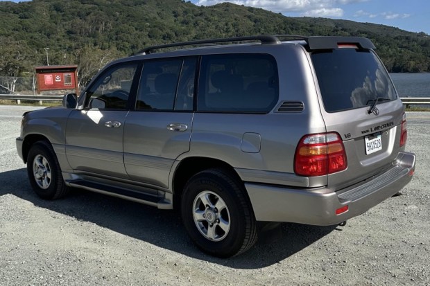 2002 Toyota Land Cruiser UZJ100 at No Reserve