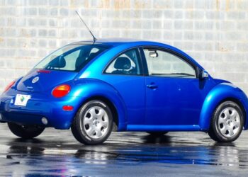 24k-Mile 2004 Volkswagen New Beetle GLS 1.8T