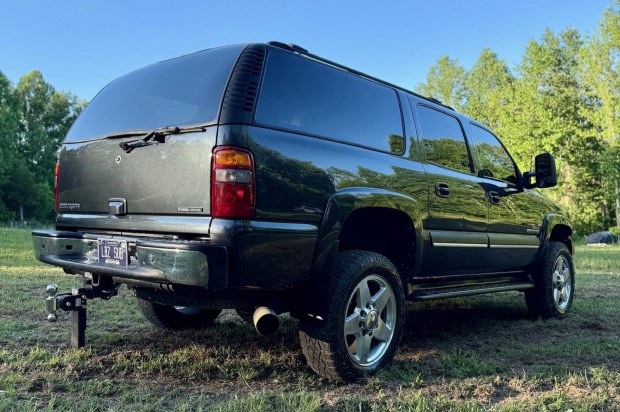 Duramax-Powered 2003 Chevrolet Suburban 2500 LT 4×4