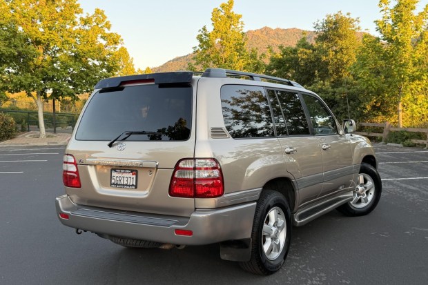 2004 Toyota Land Cruiser UZJ100