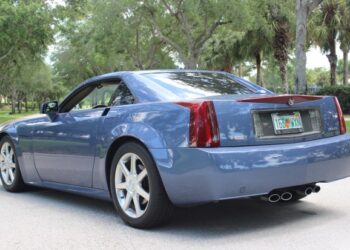 2005 Cadillac XLR