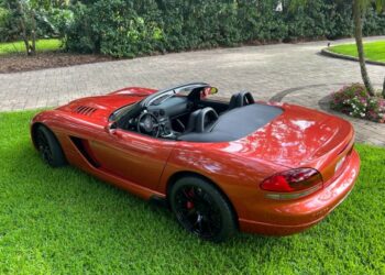2005 Dodge Viper SRT-10 Roadster Copperhead Edition