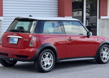 2005 Mini Cooper S 6-Speed at No Reserve