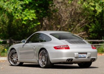 2005 Porsche 911 Carrera S Coupe 6-Speed