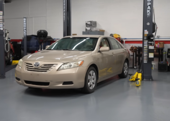 This Toyota Engine Was Slowly Eating Itself And Still Lasted 300,000 Miles