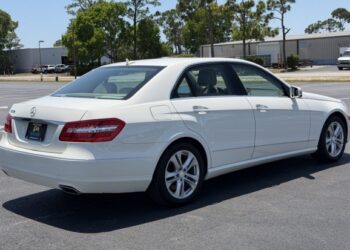 2010 Mercedes-Benz E550 Sedan