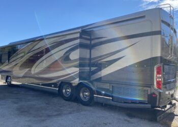 2011 American Coach Heritage 45B