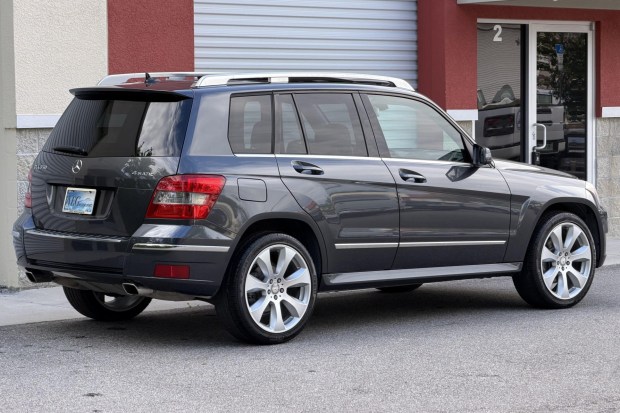 2011 Mercedes-Benz GLK350 4MATIC at No Reserve