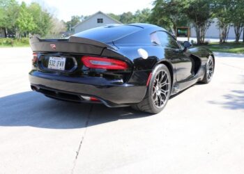 2,800-Mile 2013 SRT Viper GTS