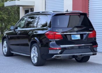 2013 Mercedes-Benz GL550 at No Reserve