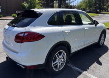 2014 Porsche Cayenne Diesel at No Reserve