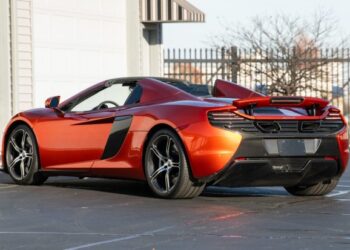 2,800-Mile 2015 McLaren 650S Spider