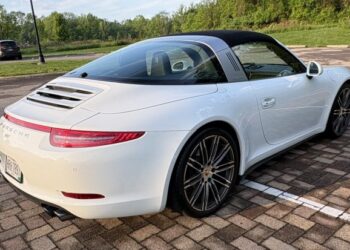 29k-Mile 2015 Porsche 911 Targa 4S 7-Speed
