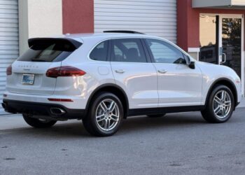 2015 Porsche Cayenne Diesel at No Reserve