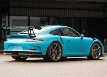 968-Kilometer, Miami Blue 2016 Porsche 911 GT3 RS