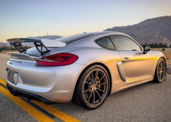 10k-Mile 2016 Porsche Cayman GT4