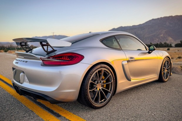 10k-Mile 2016 Porsche Cayman GT4