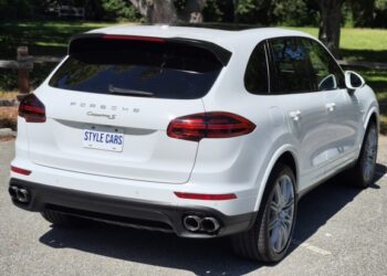 2017 Porsche Cayenne S E-Hybrid Platinum Edition at No Reserve