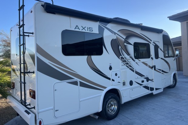 2018 Thor Motor Coach Axis 24.1