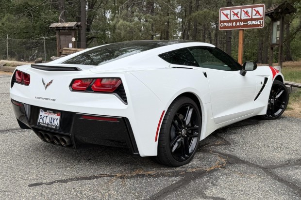 22k-Mile 2019 Chevrolet Corvette Stingray Coupe 2LT 7-Speed