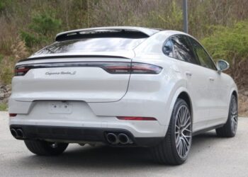 2020 Porsche Cayenne Turbo S E-Hybrid Coupe