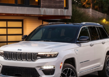 Jeep Grand Cherokee 4xe Owner Gets Stuck With The Bill After Thermal Runaway