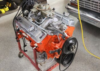 Chevrolet DZ 302ci V8 Engine at No Reserve