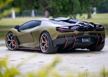 2025 Lamborghini Revuelto