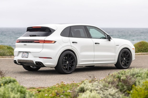 2025 Porsche Cayenne Turbo E-Hybrid