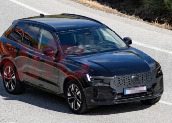 Volvo XC60 Hybrid Spied With 124-Mile EV Range To Challenge BMW X3