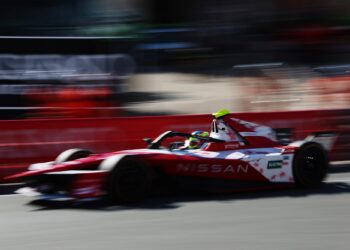 Rowland takes first win of title defence in wild Monaco race