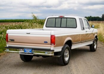 32k-Mile 1997 Ford F-250 HD XLT SuperCab 7.5L at No Reserve