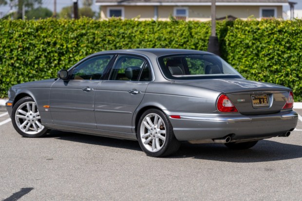 2004 Jaguar XJR