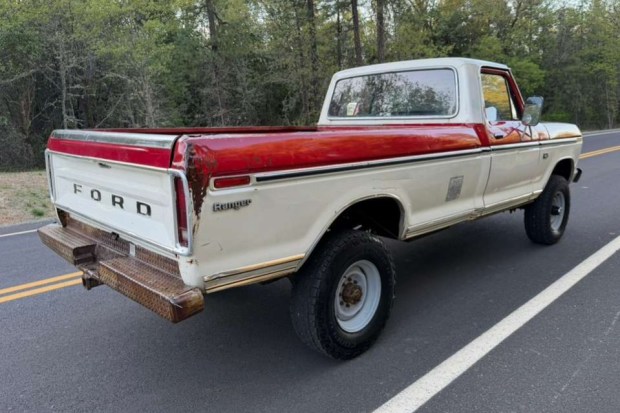 1974 Ford F-250 Ranger Highboy 4×4 4-Speed