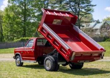 3,200-Mile 1986 Ford F-350 XL Dually Dump Truck 7.5 4-Speed at No Reserve