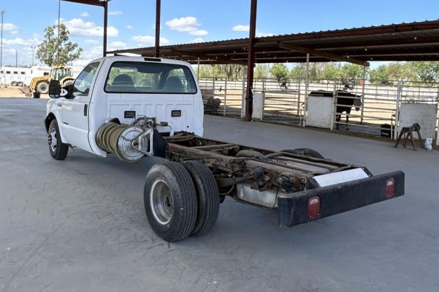 9k-Mile 2000 Ford F-350 Super Duty XL Chassis Cab Power Stroke Dually 6-Speed at No Reserve