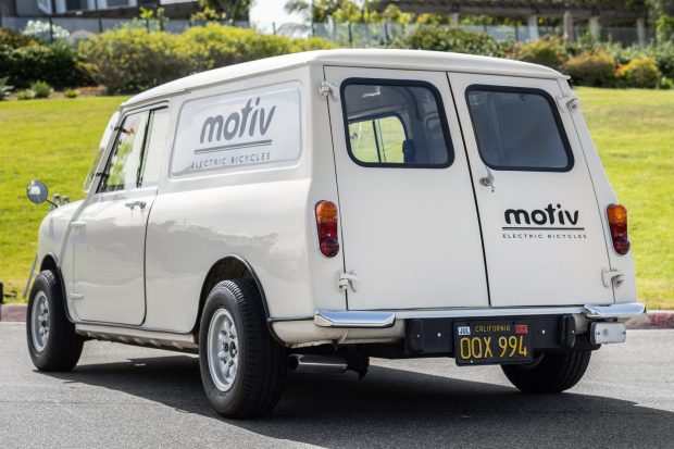 1,380cc-Powered Mini Van 5-Speed
