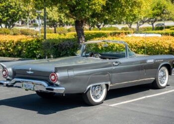 1957 Ford Thunderbird