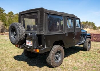 1974 Toyota Land Cruiser ICON FJ44
