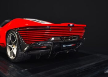 Ferrari Daytona SP3 Scale Model by Amalgam at No Reserve